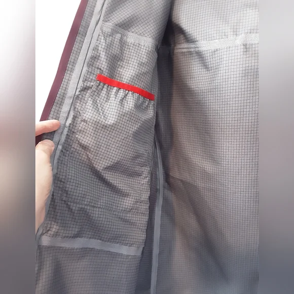 Arc'teryx Alpha SV Burgandy Coat w/ Gortex Pro Shell - Picture 9 of 15